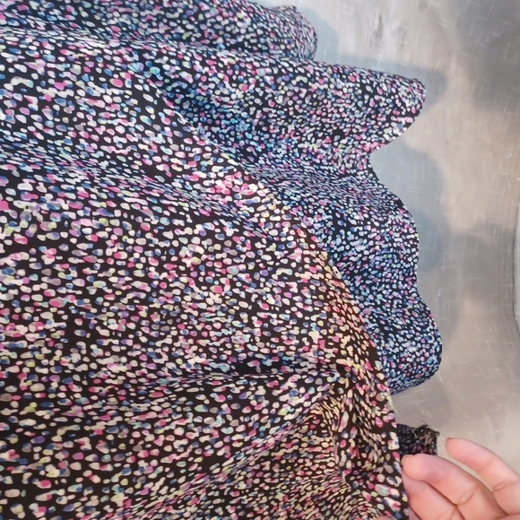 The Limited Business Casual Tiered Hi Low Hem Flowy Blouse Sz M - Picture 4 of 4